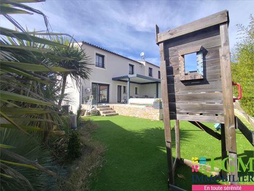 Maison 6 pièces 134 m² · à Caveirac · 134 m² · 419 000 €