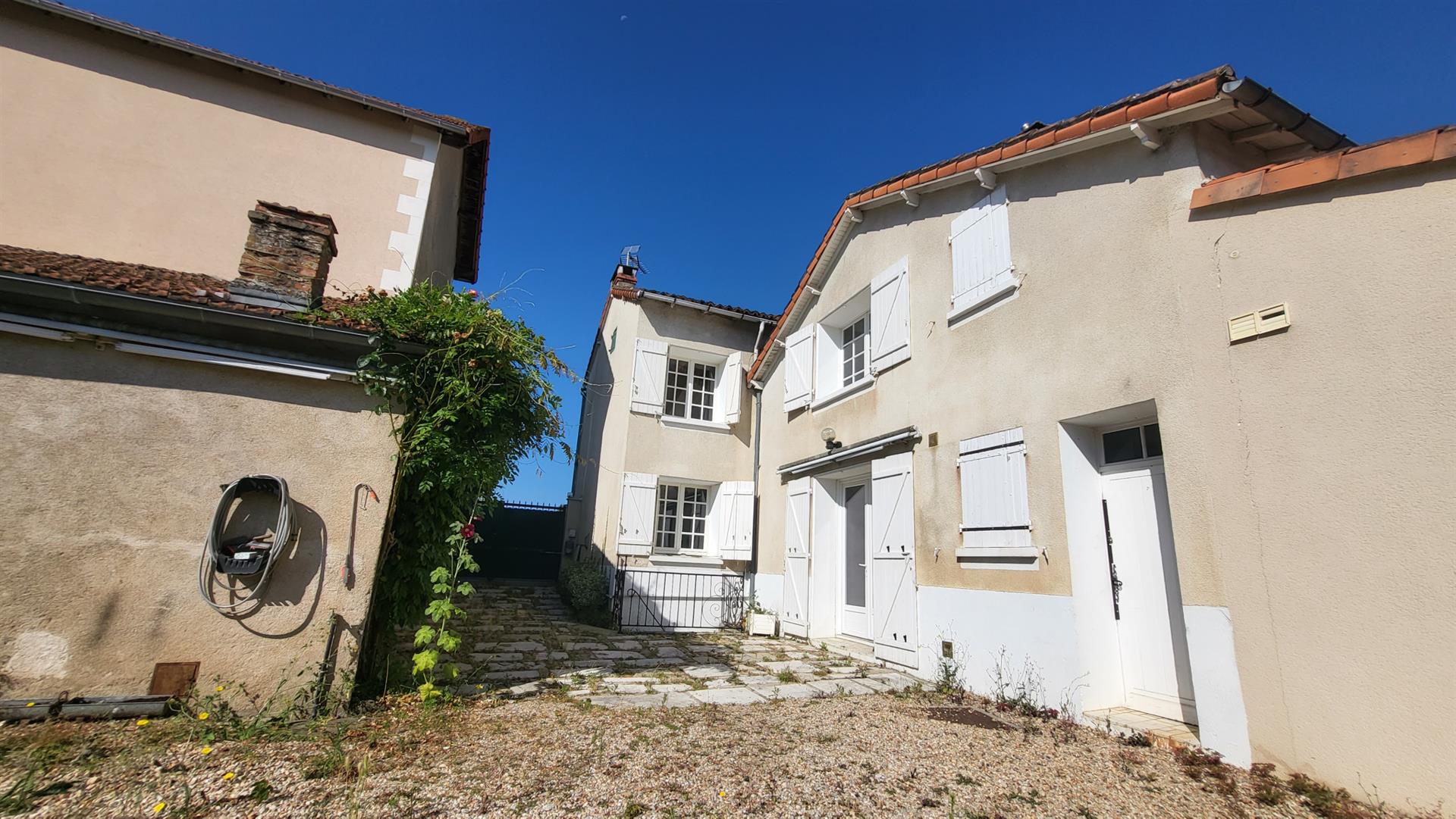 Maison à vendre, 123m², Lussac-les-Châteaux