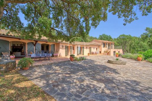 Maison 6 pièces 210 m² · à La Garde-Freinet · 210 m² · 1 975 000 €