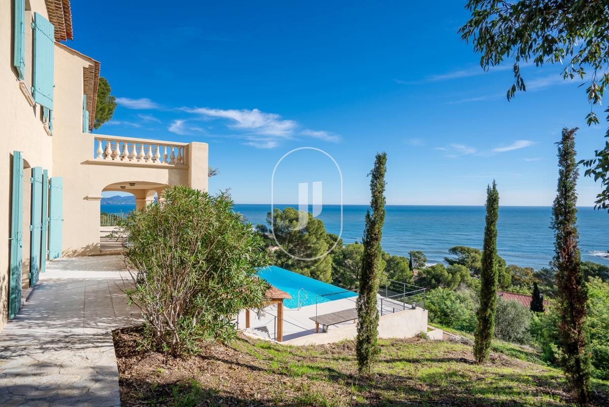 Maison à vendre, 320m², Roquebrune-sur-Argens