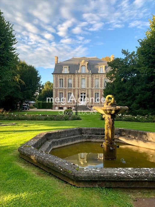 Maison 13 pièces 420 m² · à Saint-Pierre-des-Ifs · 420 m² · 1 390 000 €