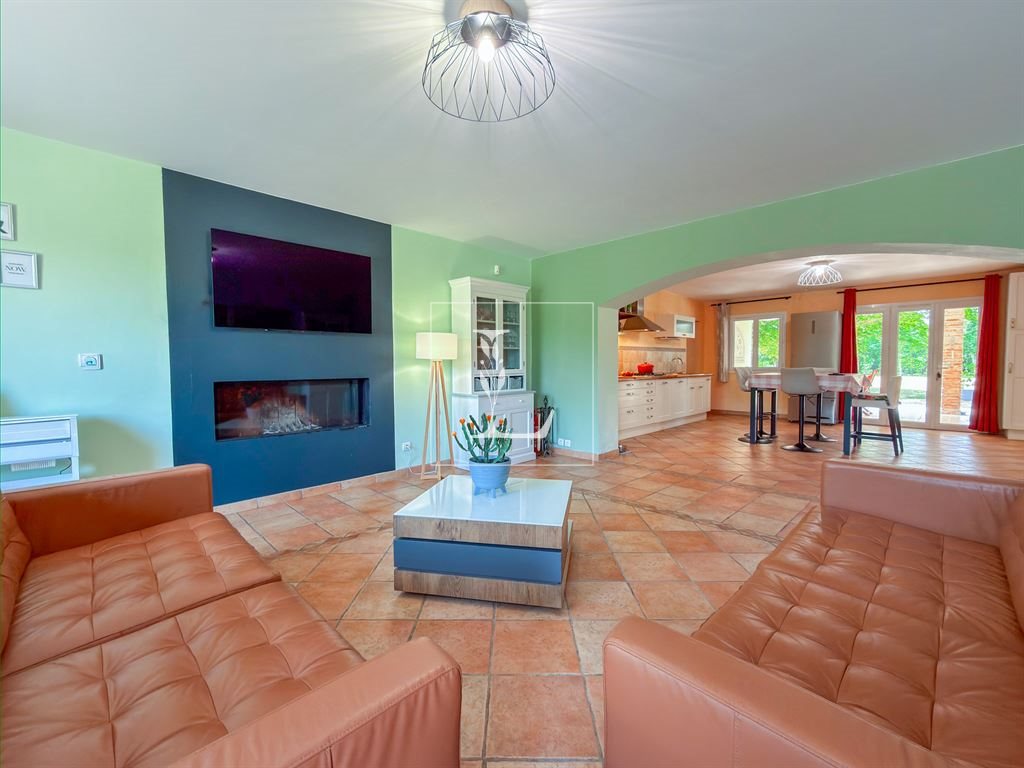 Maison à vendre, 221m², La Ville-Dieu-du-Temple