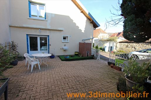 Appartement 6 pièces 125 m² · à Lons-le-Saunier · 125 m² · 193 000 €