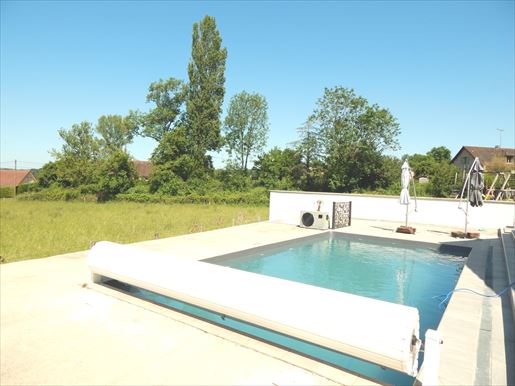 Maison 9 pièces 160 m² · à Lons-le-Saunier · 160 m² · 398 000 €