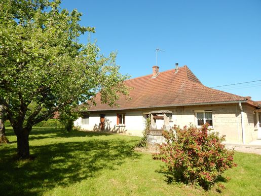 Maison 7 pièces 102 m² · à Bletterans · 102 m² · 140 000 €