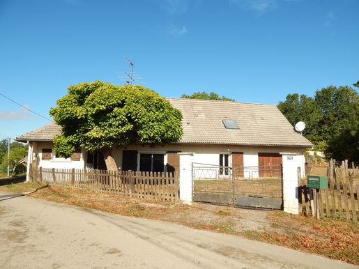 Maison 6 pièces 118 m² · à Bletterans · 118 m² · 185 000 €