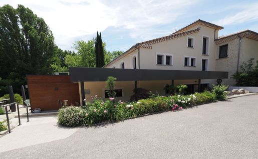 Local commercial 1100 m² · à Dieulefit · 1 100 m² · 2 200 000 €