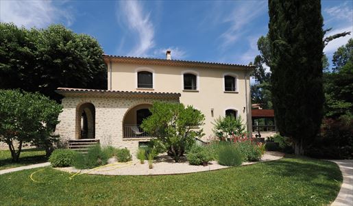 Maison 1100 m² · à Dieulefit · 1 100 m² · 2 200 000 €