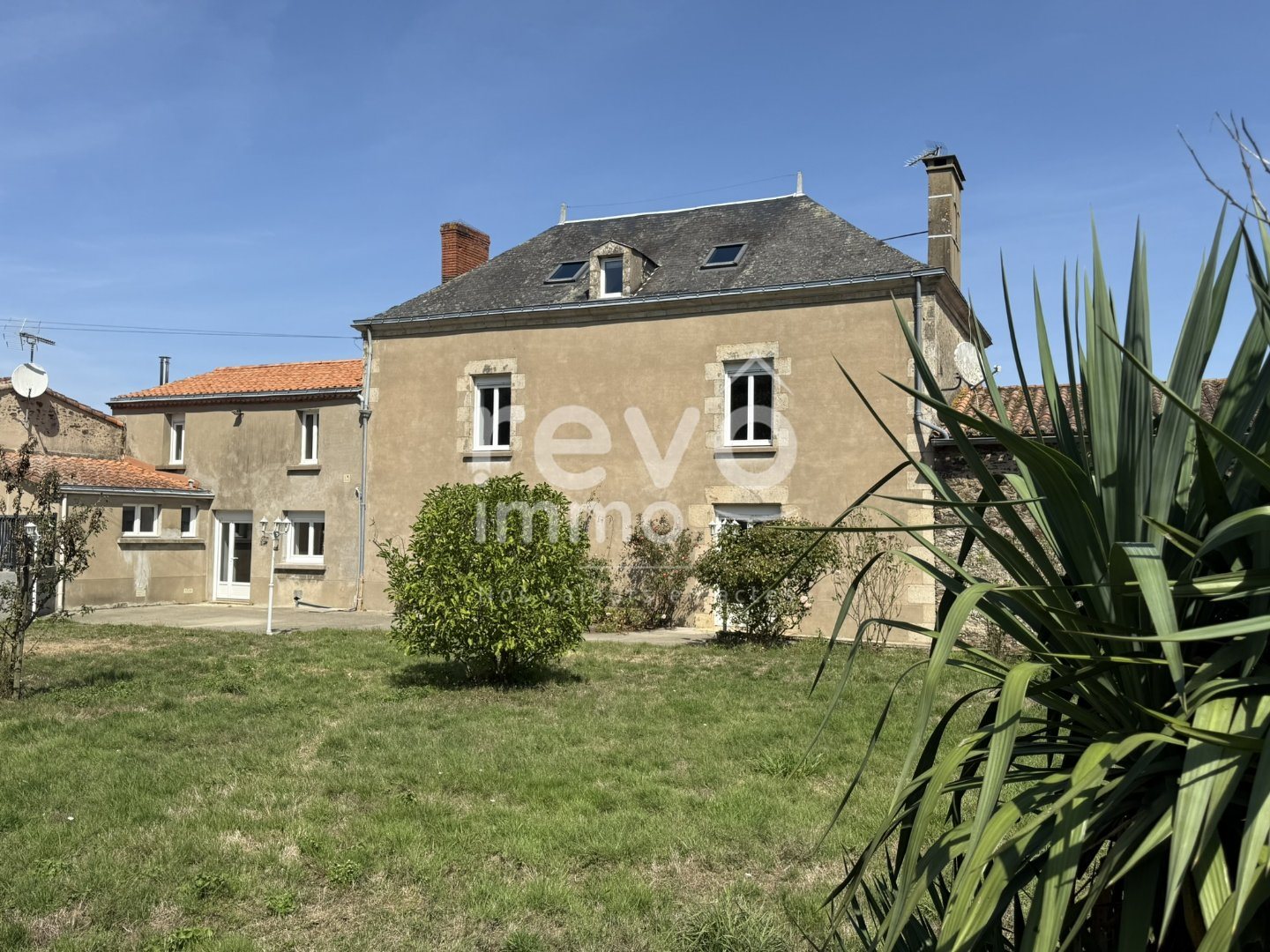 Maison à vendre, 271m², Montréverd