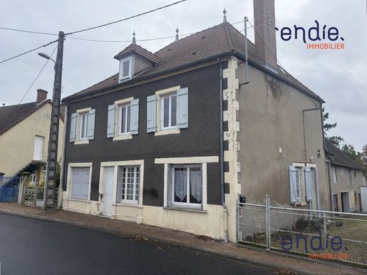 Maison 8 pièces 177 m² · à Monétay-sur-Loire · 177 m² · 85 000 €