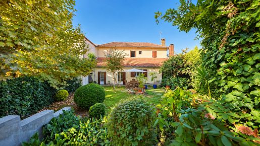 Maison 5 pièces 220 m² · à Saint-Martin-de-Hinx · 220 m² · 560 000 €