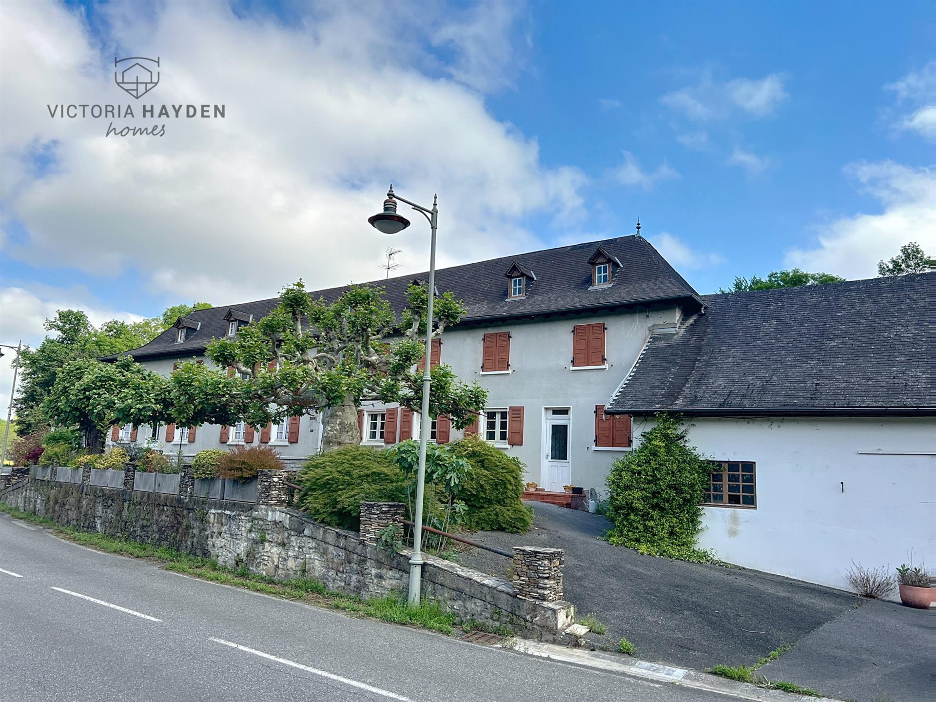 Maison à vendre, 600m², Oloron-Sainte-Marie