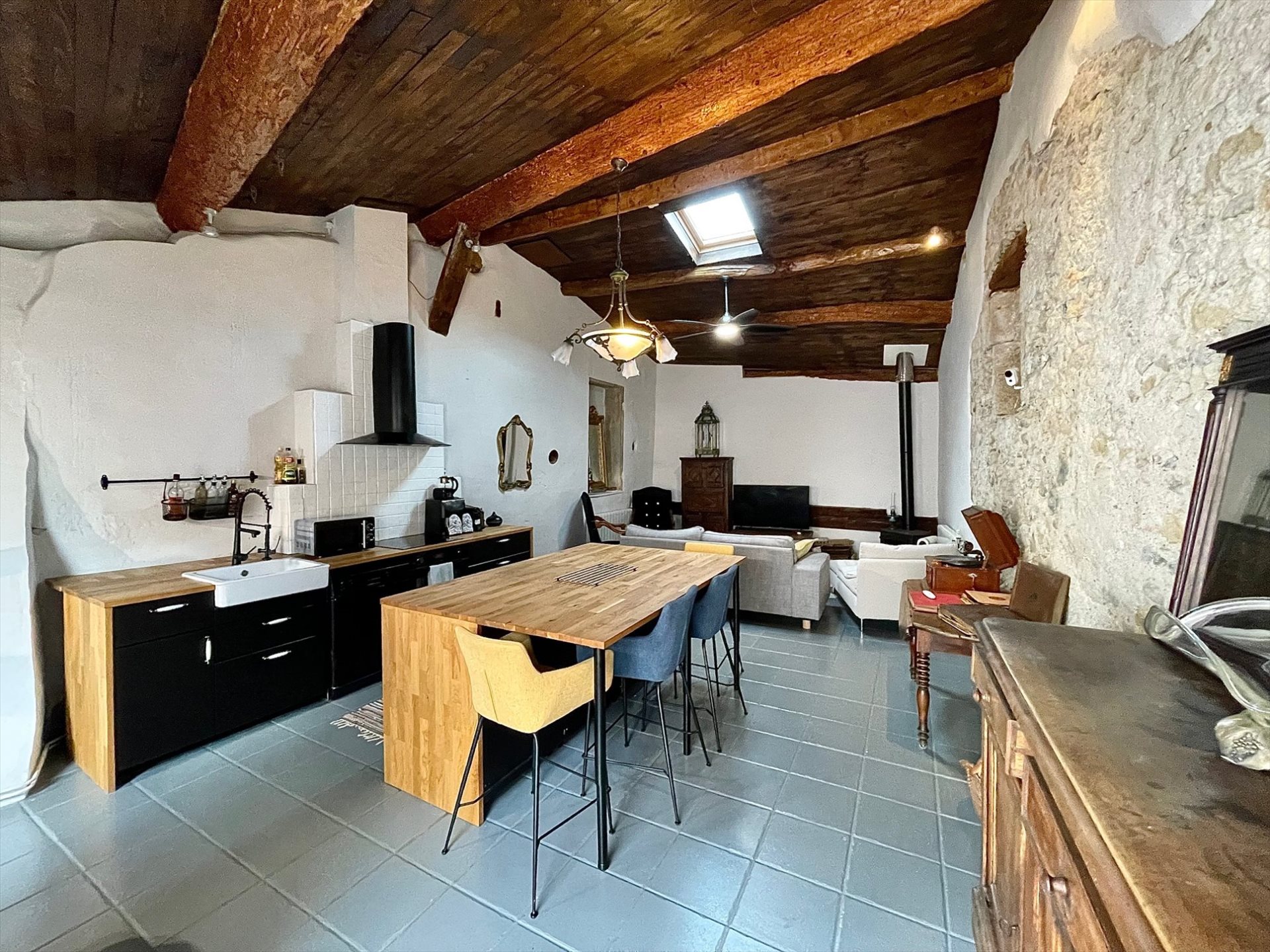 Maison à vendre, 135m², Pouzolles