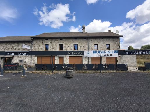 Local commercial 10 pièces 240 m² · à Devesset · 240 m² · 299 000 €