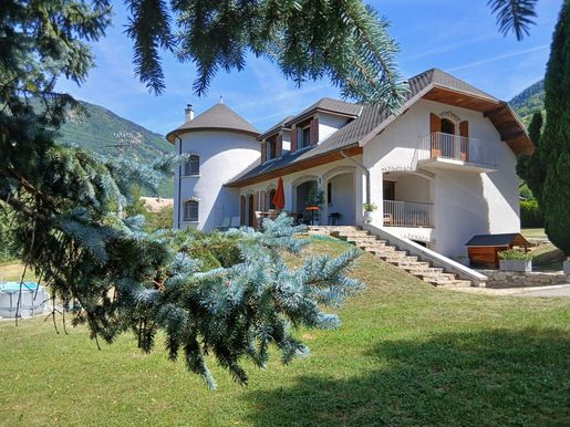 Maison 10 pièces 380 m² · à Saint-Martin-sur-la-Chambre · 380 m² · 1 133 000 €