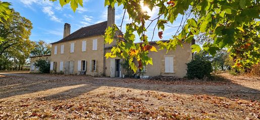 Maison 20 pièces 700 m² · à Bergerac · 700 m² · 366 000 €