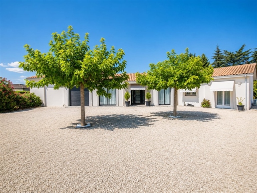 Maison 8 pièces 177 m² · à Saint-Laurent-des-Vignes · 177 m² · 498 000 €