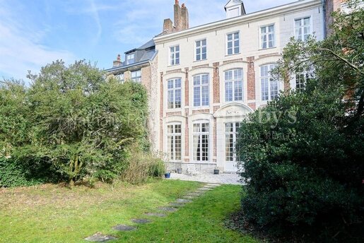 Maison 16 pièces 610 m² · à Lille · 610 m² · 3 380 000 €