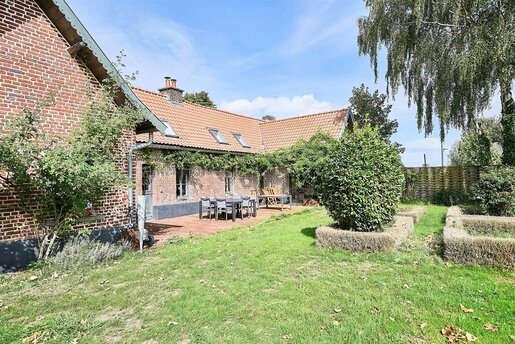 Maison 8 pièces 220 m² · à Sainghin-en-Mélantois · 220 m² · 1 180 000 €