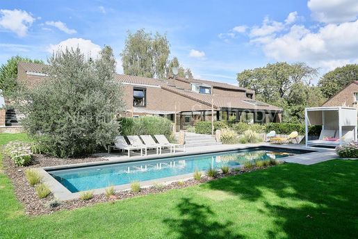 Maison 9 pièces 261 m² · à Villeneuve-d'Ascq · 261 m² · 1 830 000 €
