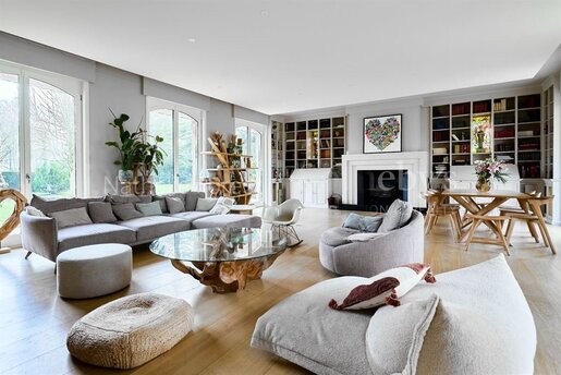 Maison 15 pièces 350 m² · à Gruson · 350 m² · 1 690 000 €
