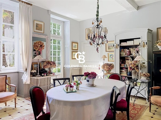 Maison 10 pièces 296 m² · à Saint-Jean-d'Angély · 296 m² · 890 000 €