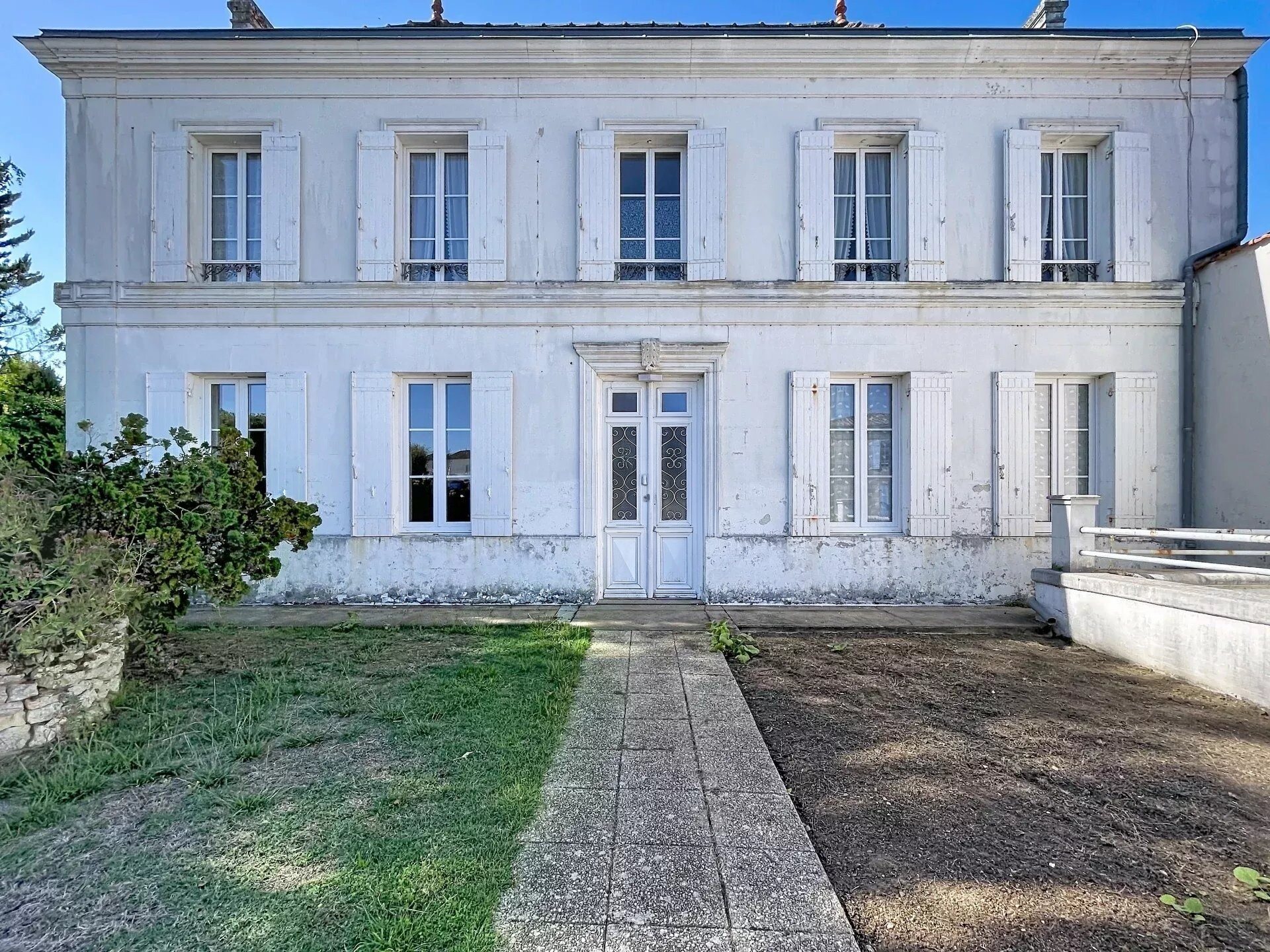 Maison à vendre, 260m², Saint-Romain-de-Benet