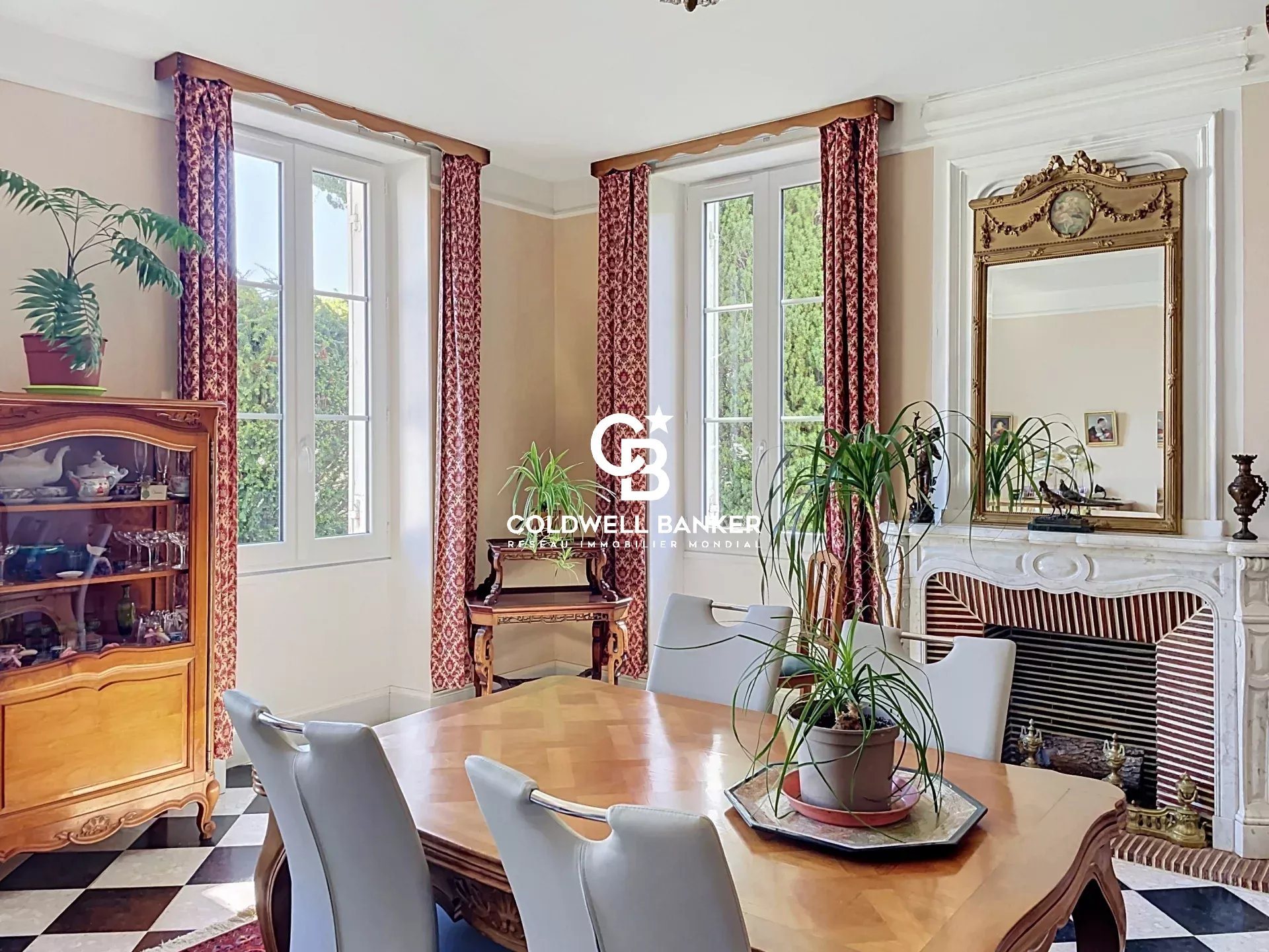 Maison à vendre, 260m², Saint-Romain-de-Benet