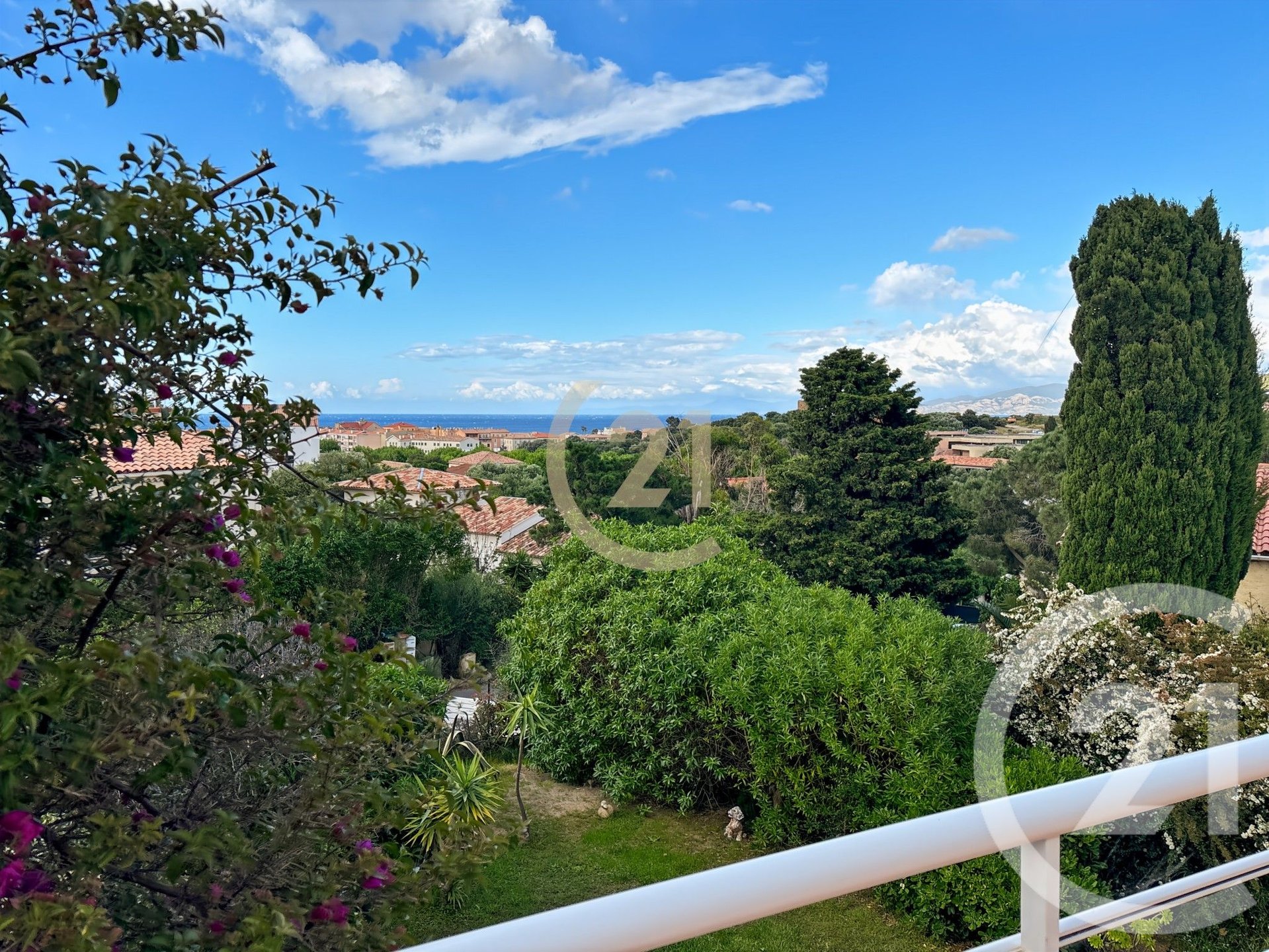 L'Île-Rousse (Upper Corsica) photo 2