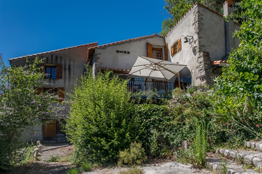 Mas sur 14881 m2 de terrain