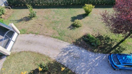 Terrain 430 m² · à La Motte-Servolex · 180 000 €