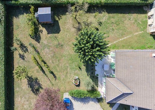 Terrain 530 m² · à La Motte-Servolex · 221 000 €