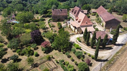 Maison 16 pièces 400 m² · à Excideuil · 400 m² · 999 500 €