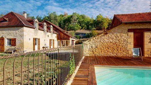 Maison 7 pièces 235 m² · à Montignac-Lascaux · 235 m² · 455 800 €