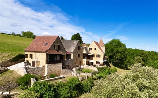 Terrain 6 pièces 220 m² · à Les Eyzies-de-Tayac-Sireuil · 220 m² · 595 000 €