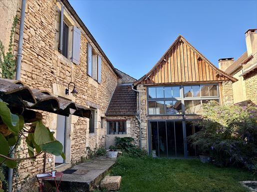 Maison 5 pièces 129 m² · à Montignac-Lascaux · 129 m² · 325 000 €