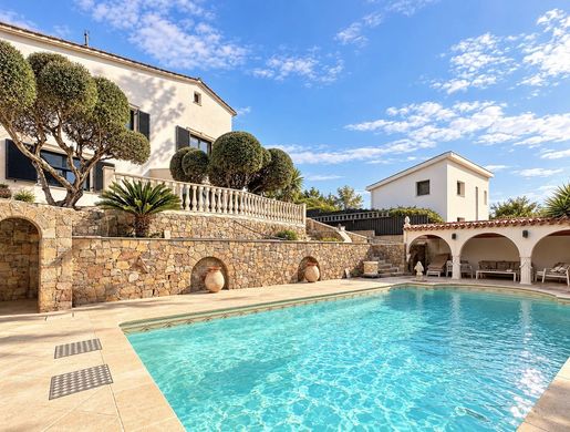 Maison 7 pièces 233 m² · à Mandelieu-la-Napoule · 233 m² · 1 790 000 €
