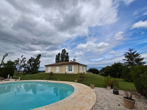Maison 6 pièces 130 m² · à Laplume · 130 m² · 315 000 €