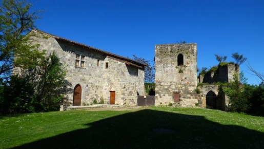 Maison 4 pièces 250 m² · à Clermont-Dessous · 250 m² · 375 000 €