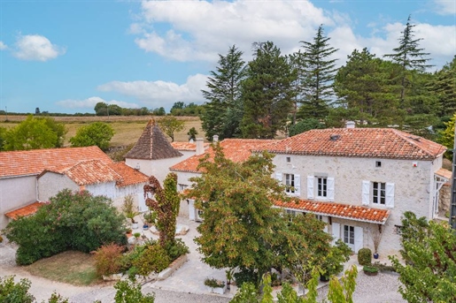 Maison 9 pièces 210 m² · à Pujols · 210 m² · 490 000 €