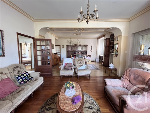 Maison 6 pièces 187 m² · à Moularès · 187 m² · 66 000 €