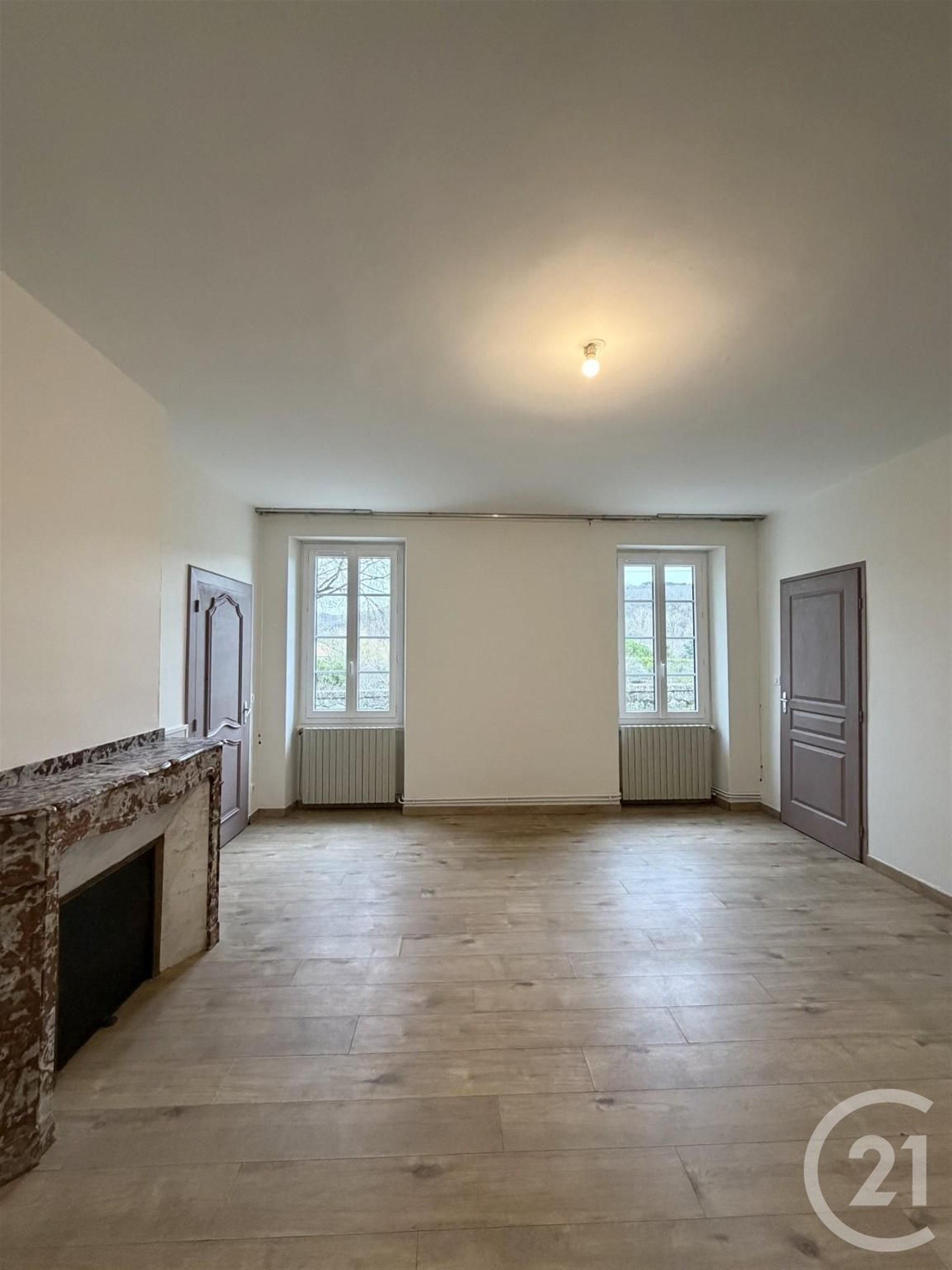 Appartement à louer, 142m², Saint-Juéry