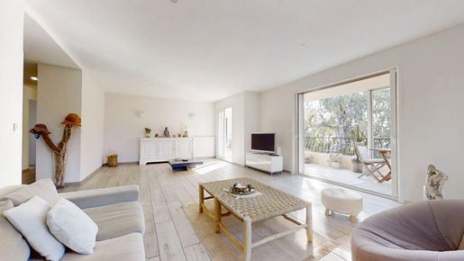 Appartement 4 pièces 114 m² · à Sanary-sur-Mer · 114 m² · 649 000 €