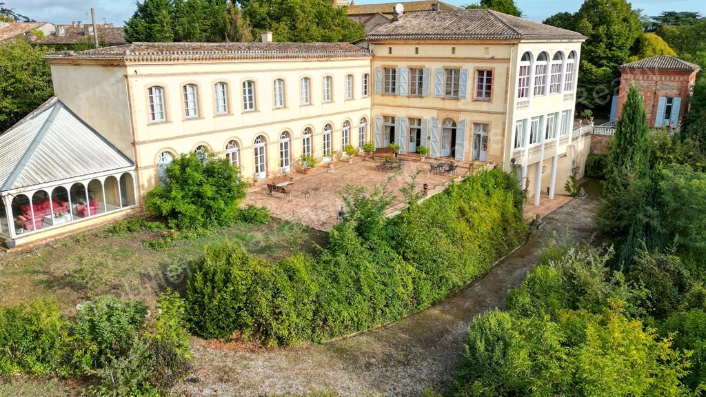 Castle Xviii with theatre and caretaker's house, all amenities within walking distance – pohled 6