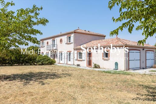 Maison 9 pièces 230 m² · à Lavaur · 230 m² · 640 000 €