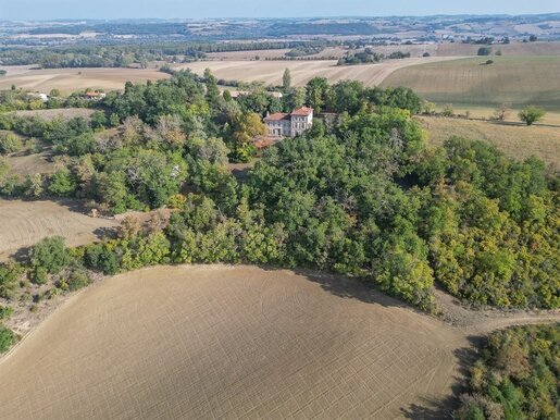 Maison 15 pièces 470 m² · à Lavaur · 470 m² · 835 000 €