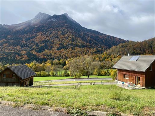 Terrain viabilisé Le Châtelard · 95 000 €