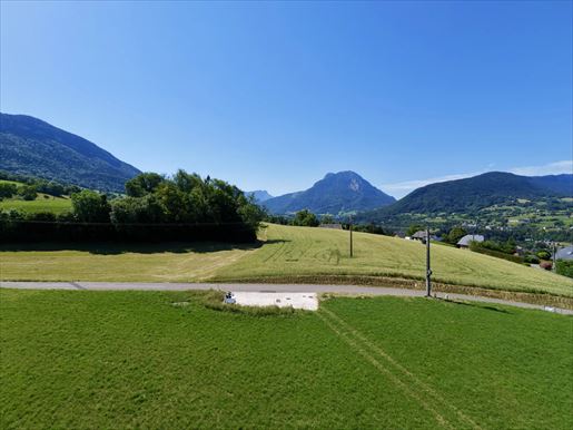 Terrain constructible · à Lescheraines · 189 900 €