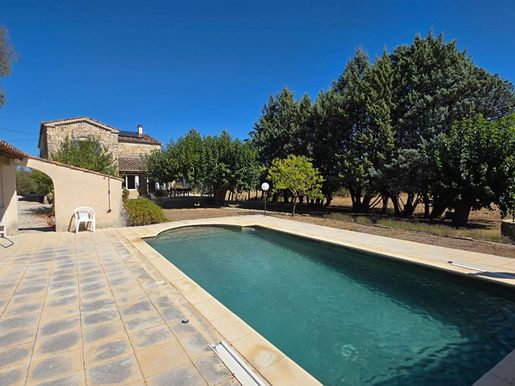 Maison 7 pièces 200 m² · à Barjac · 200 m² · 499 000 €