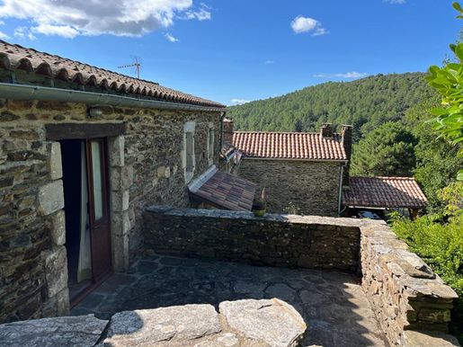 Maison 8 pièces 205 m² · à Malbosc · 205 m² · 399 000 €